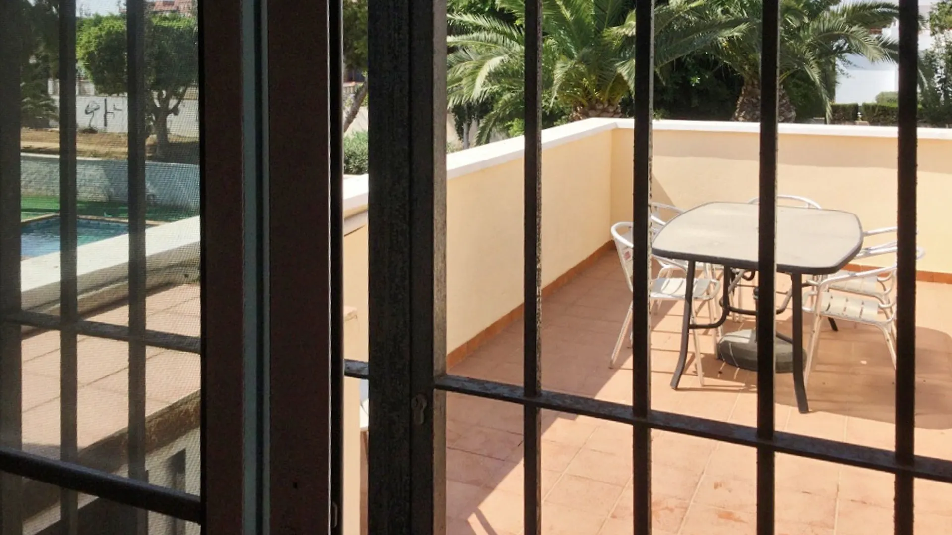Spacious 2-Bedroom Apartment With 3 Large Terraces And Wifi In Roqueta Roquetas de Mar